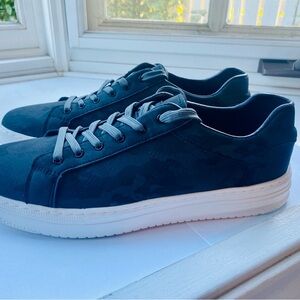 Men's Dark Blue Sneakers with White Sole